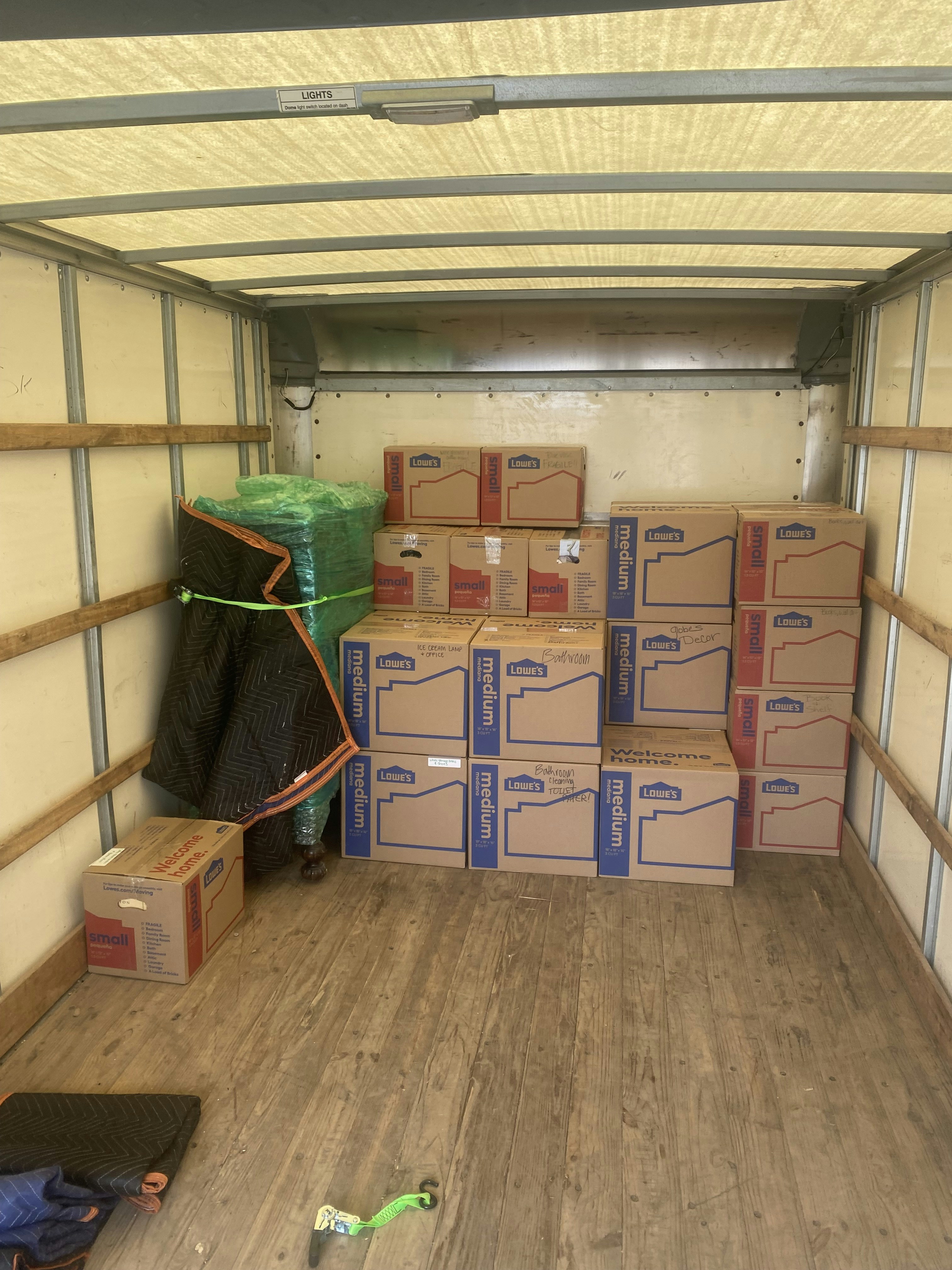 搬家卡車示意圖3